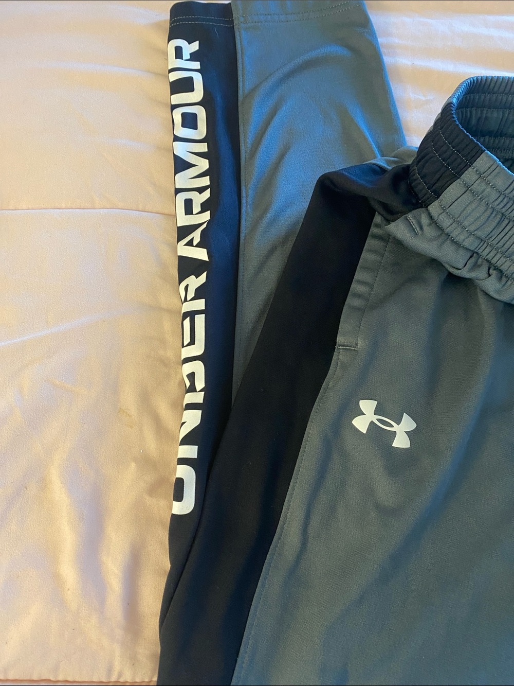 Under Armour Gray and Black Men's Performance Jogger Pants - Picture 2 of 4